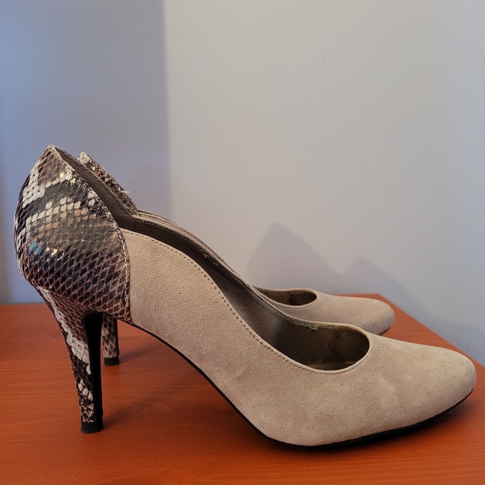 MODA cream crocodile Heels